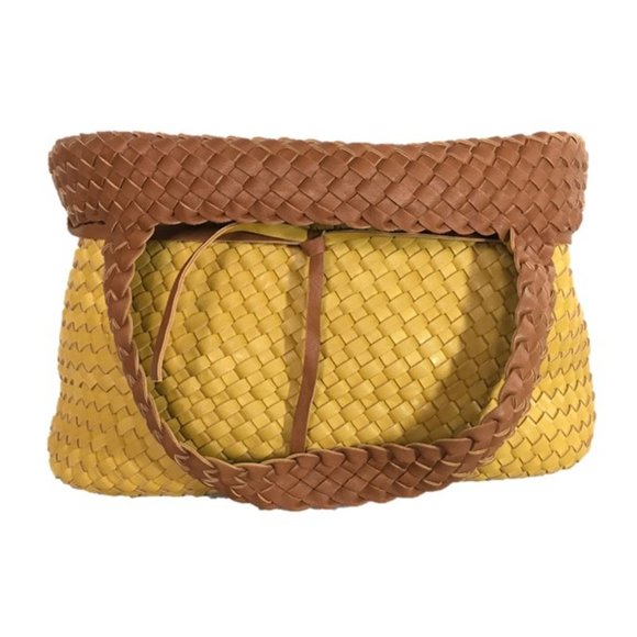 Italian Handbags.  Unique Intriccato Design - Picture 4 of 6